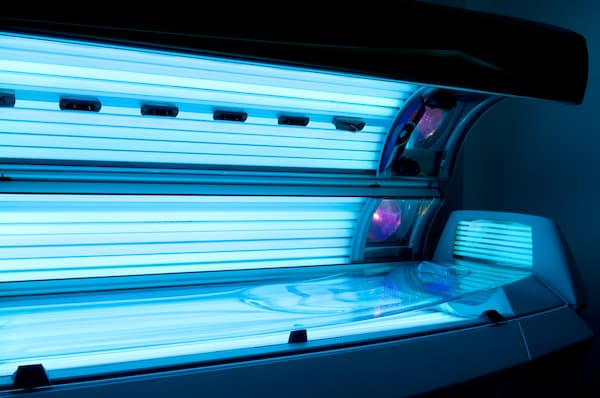 An open tanning bed.