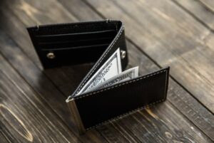 15 Best Ridge Wallet Alternatives Guide For 2023 | Fit Mommy In Heels